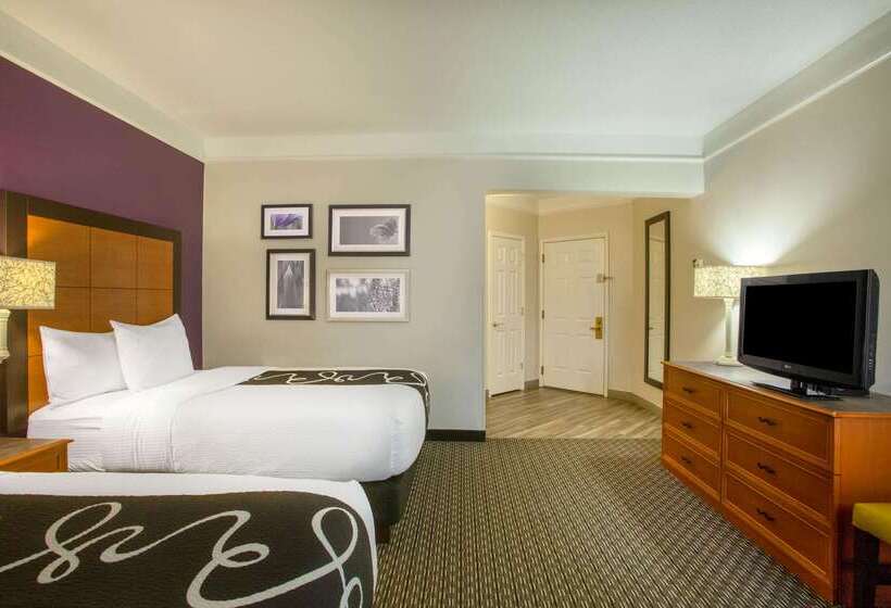 هتل La Quinta By Wyndham St. Louis Westport