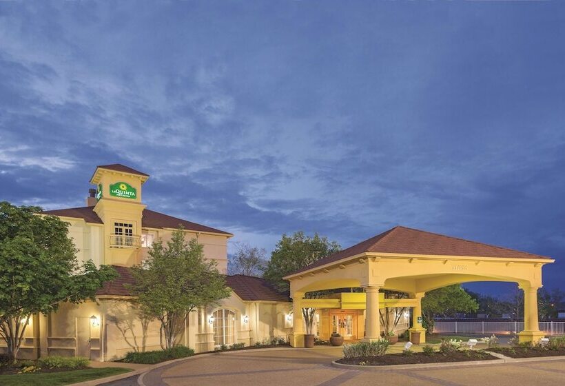 هتل La Quinta By Wyndham St. Louis Westport