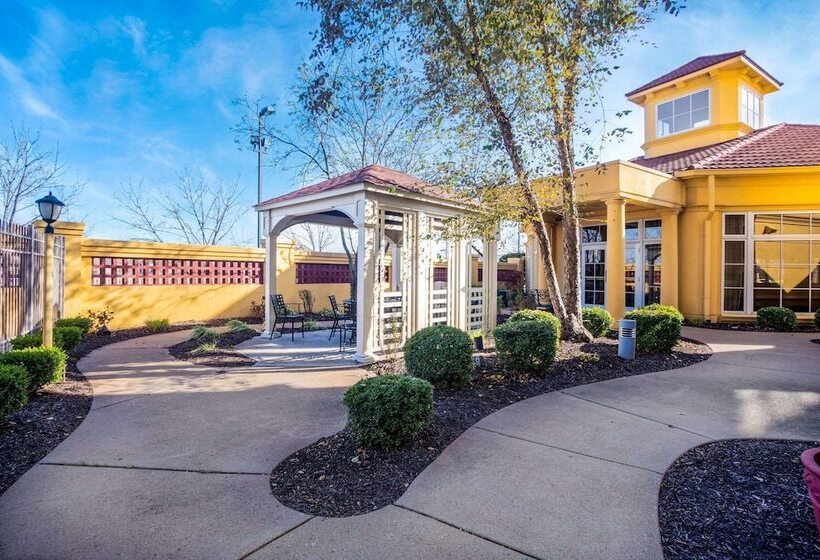 هتل La Quinta By Wyndham St. Louis Westport