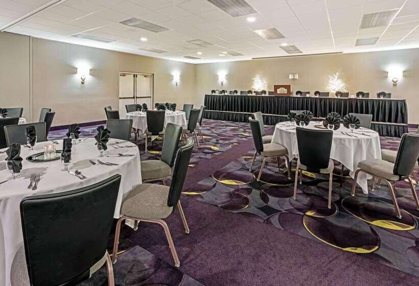 هتل La Quinta By Wyndham Tacoma   Seattle