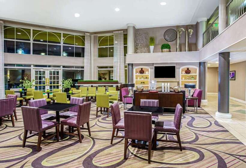 هتل La Quinta By Wyndham Tucson Airport