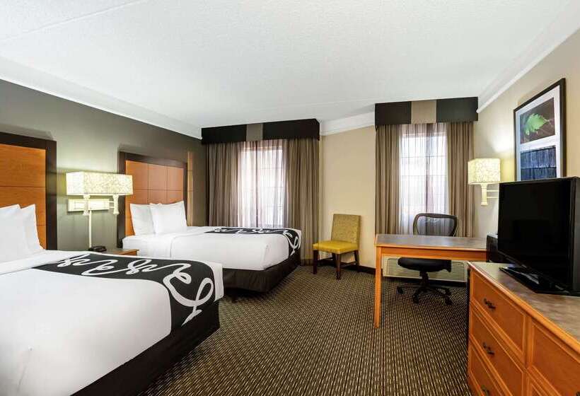 هتل La Quinta By Wyndham Tucson Airport