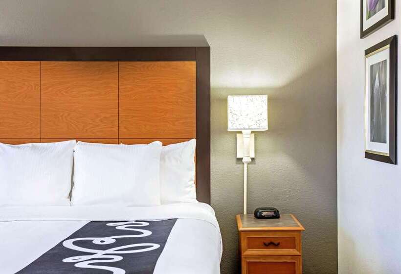 هتل La Quinta By Wyndham Tucson Airport