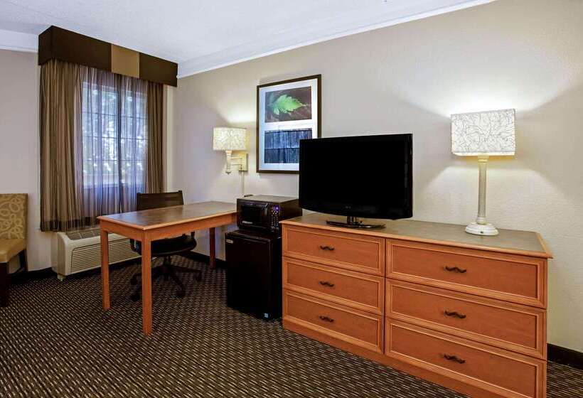 هتل La Quinta By Wyndham Tucson Airport