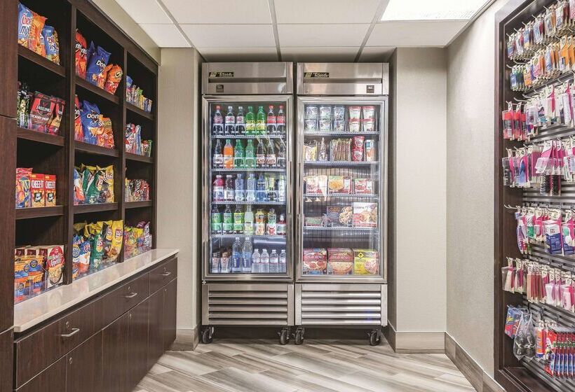 هتل La Quinta Inn & Suites By Wyndham University Area Chapel Hill