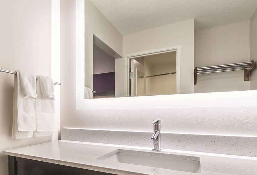 هتل La Quinta Inn & Suites By Wyndham University Area Chapel Hill