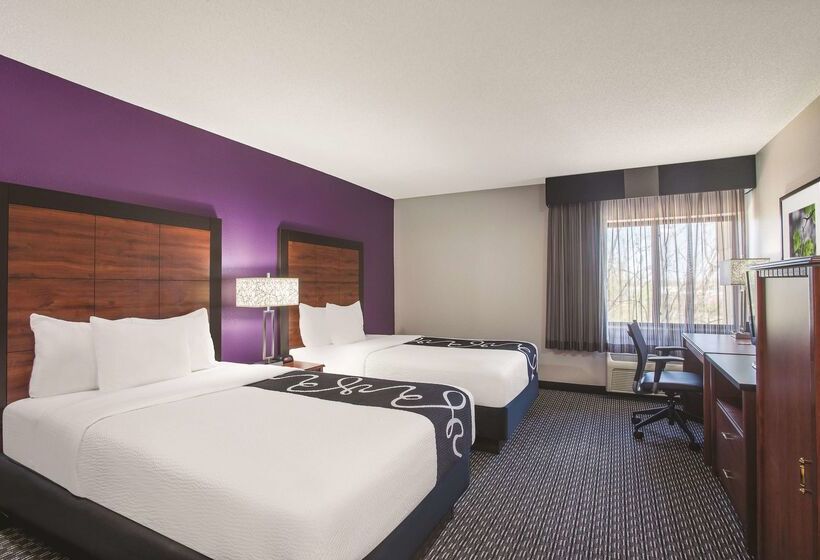هتل La Quinta Inn & Suites By Wyndham University Area Chapel Hill