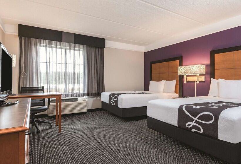 هتل La Quinta Inn & Suites By Wyndham University Area Chapel Hill