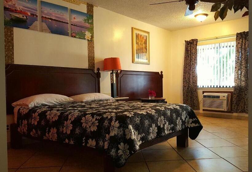 هتل Lago Motor Inn