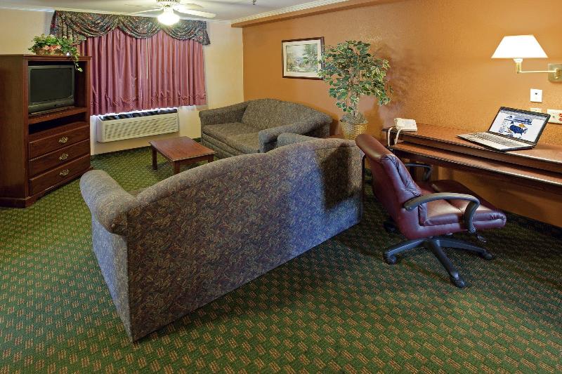 בית מלון כפרי Laguna Inn And Suites
