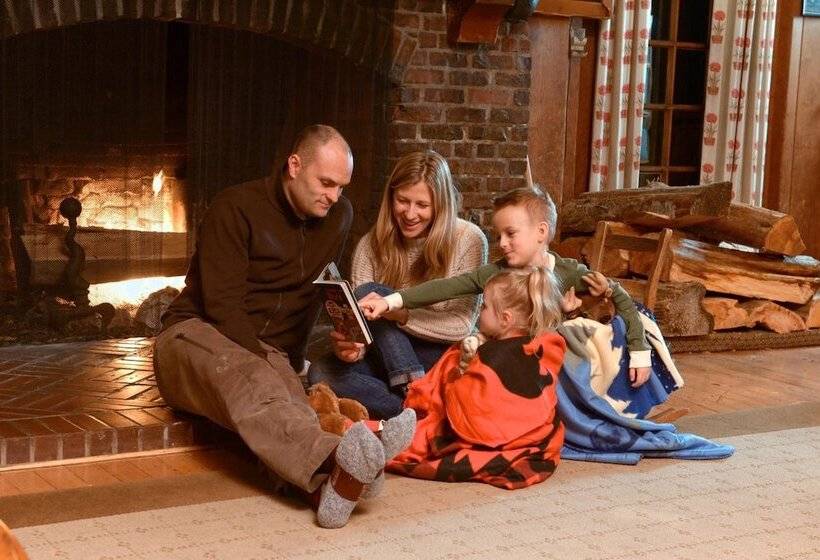 בית מלון כפרי Lake Quinault Lodge