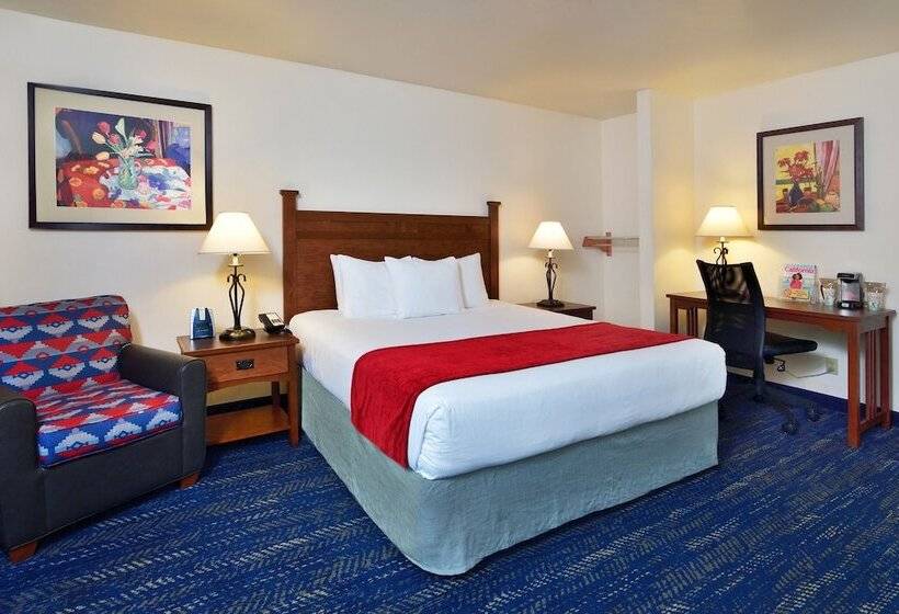 هتل Lamplighter Inn & Suites At Sdsu