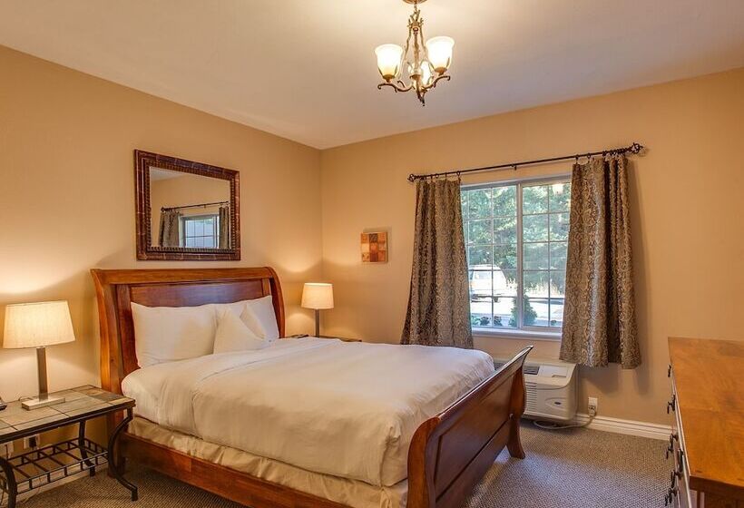 هتل Leavenworth Village Inn