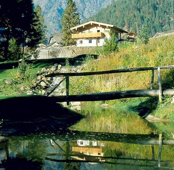 هتل Linderhof Inn