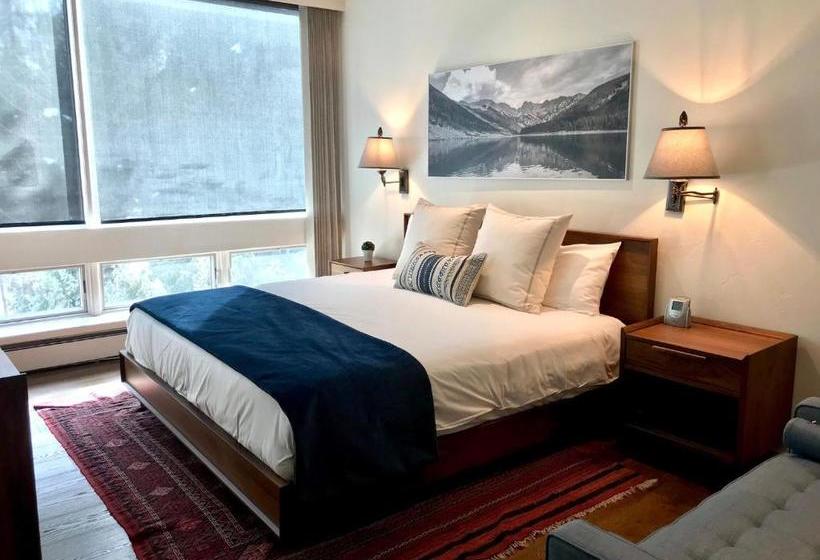 هتل Lodge At Lionshead