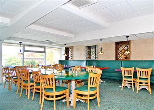 בית מלון כפרי Quality Inn & Conference Center