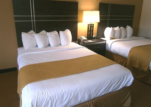 בית מלון כפרי Quality Inn & Conference Center