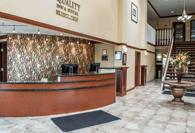 בית מלון כפרי Quality Inn & Suites Greenfield I70