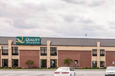 هتل Quality Inn & Suites Greenfield I70