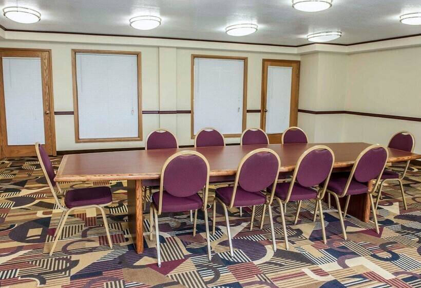 בית מלון כפרי Quality Inn & Suites Greenfield I70