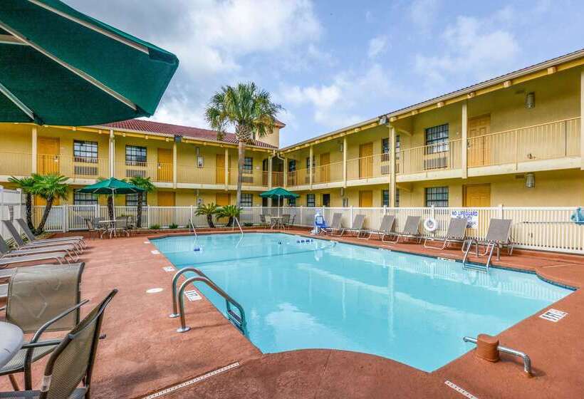 هتل Quality Inn & Suites North Charleston  Ashley Phosphate