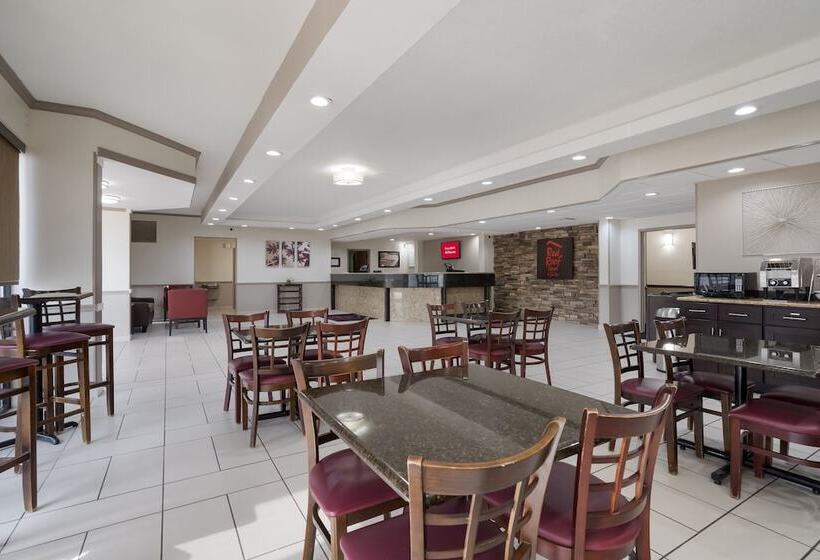 Отель Red Roof Inn & Suites Jacksonville, Nc