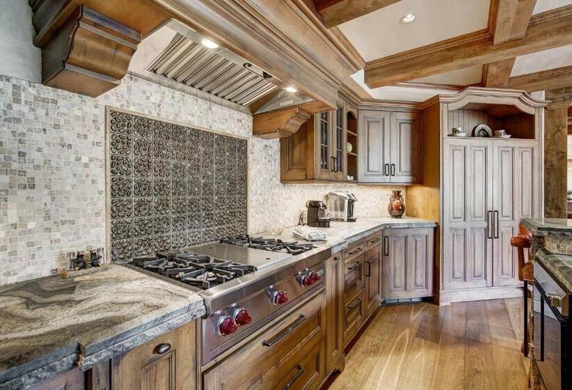 هتل Lodge At Vail, A Rockresort