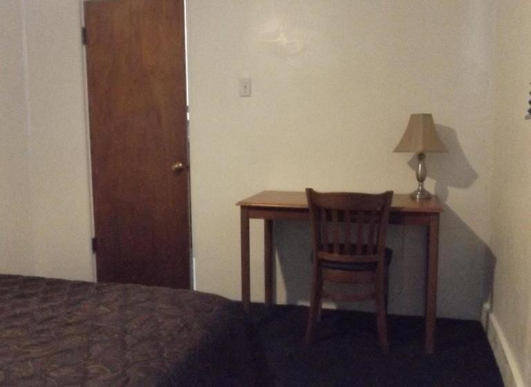 Lazy B Motel