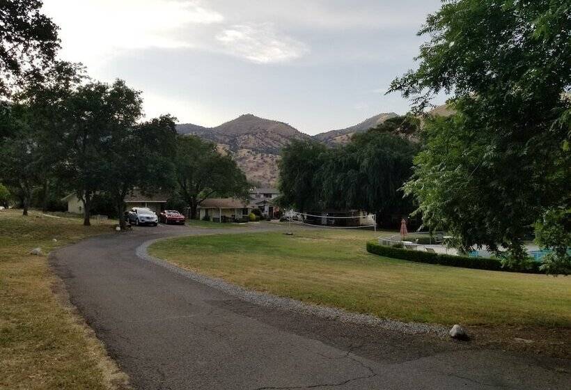 Lazy J Ranch Motel