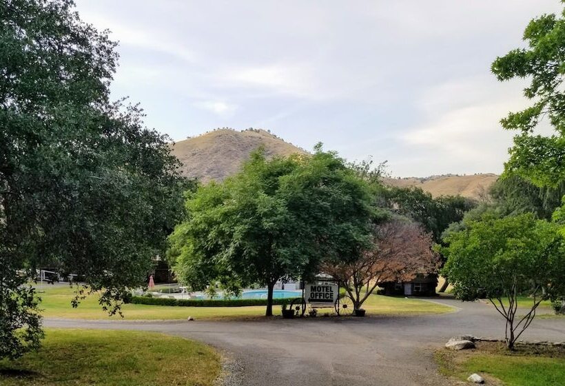 Lazy J Ranch Motel
