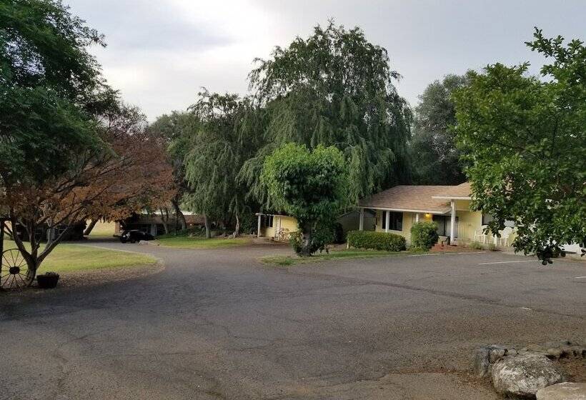Lazy J Ranch Motel