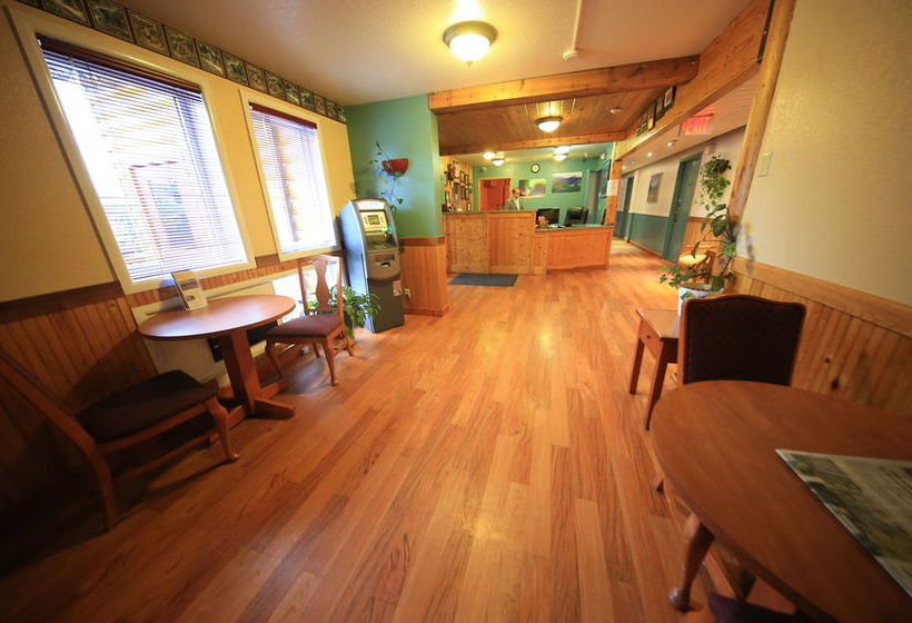 Long House Alaskan Hotel