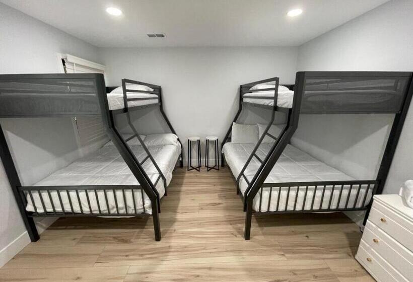 מוטל Lake Bluff Inn And Suites