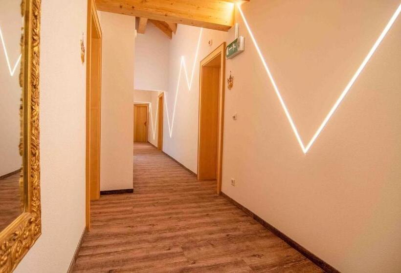 هتل Garni Waldschlössl