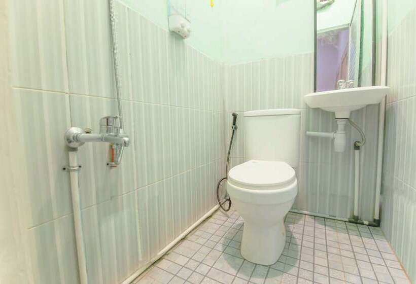هتل Oyo 2310 Residence 68