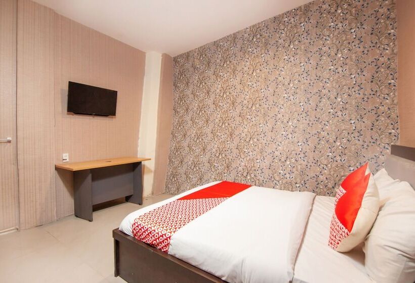 هتل Oyo 2310 Residence 68