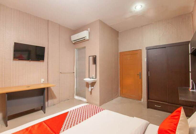 هتل Oyo 2310 Residence 68