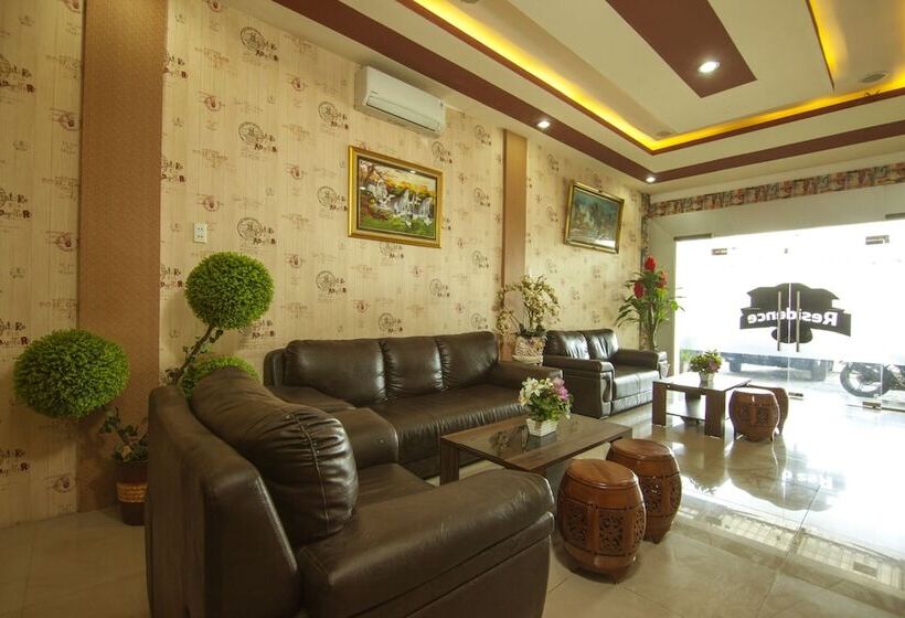 هتل Oyo 2310 Residence 68