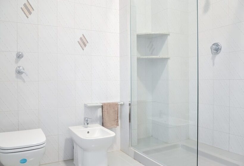 פנסיון Flatmilan