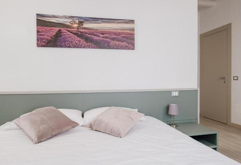 بنسيون Claudio Rooms