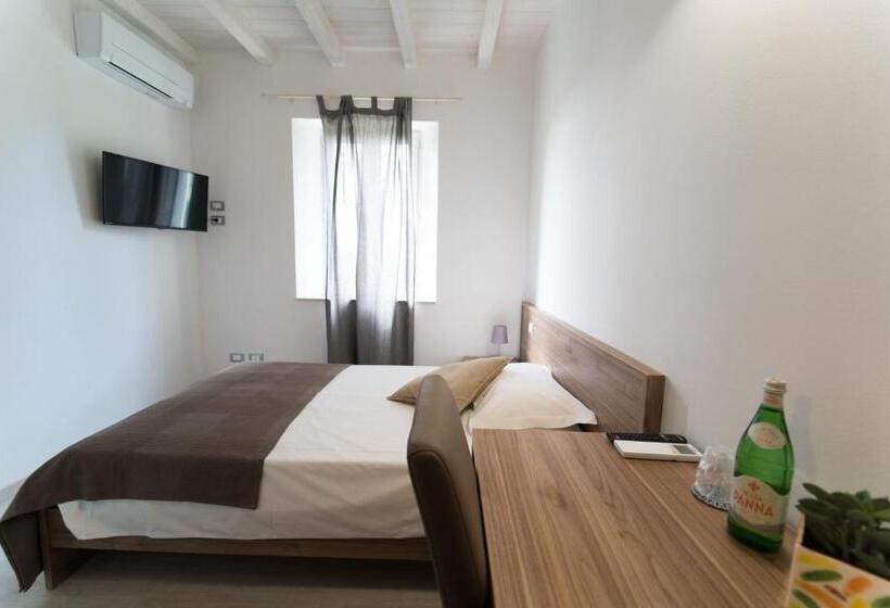 بنسيون Claudio Rooms