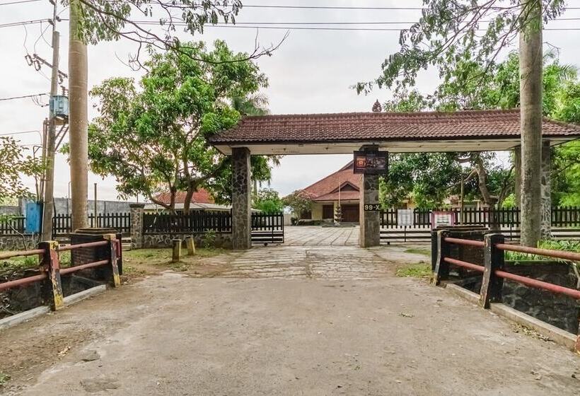 Пансион Reddoorz Syariah Near Gor Ken Arok