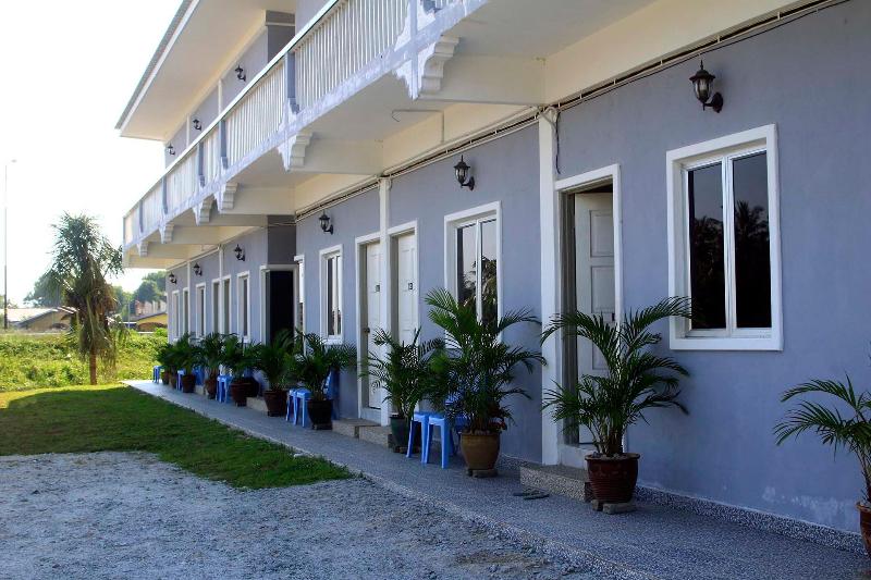 هتل Cenang Langkawi House