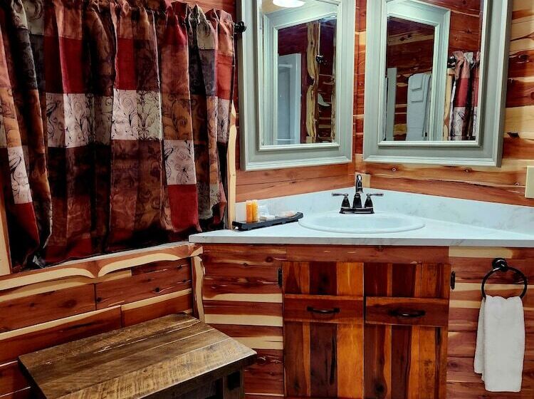 فندق Log Cabin Inn