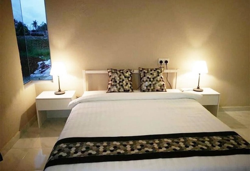 هتل Cenang Langkawi House