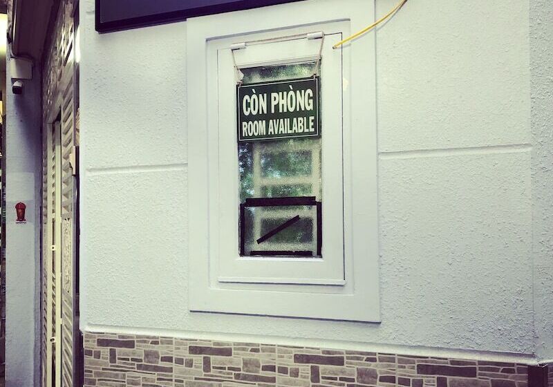 پانسیون Futuristic Inn