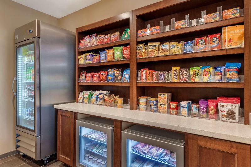 فندق Comfort Suites