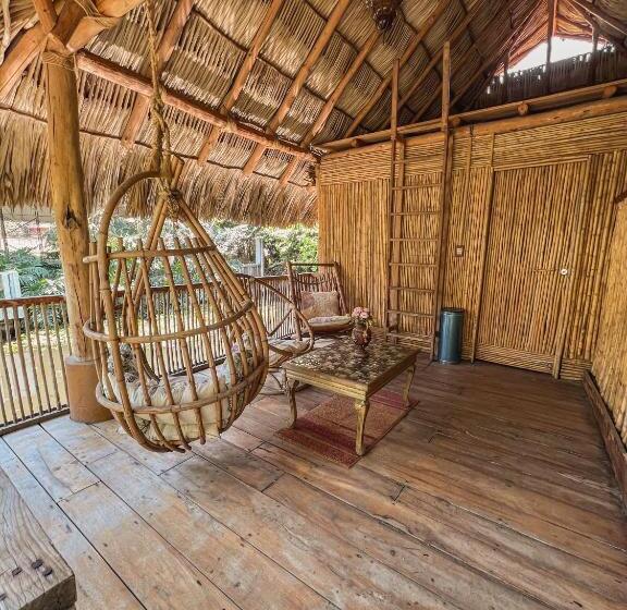 هتل Finca Las Isabeles