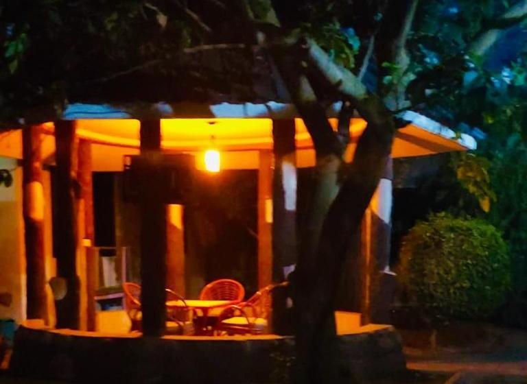 ホテル Lesa Garden