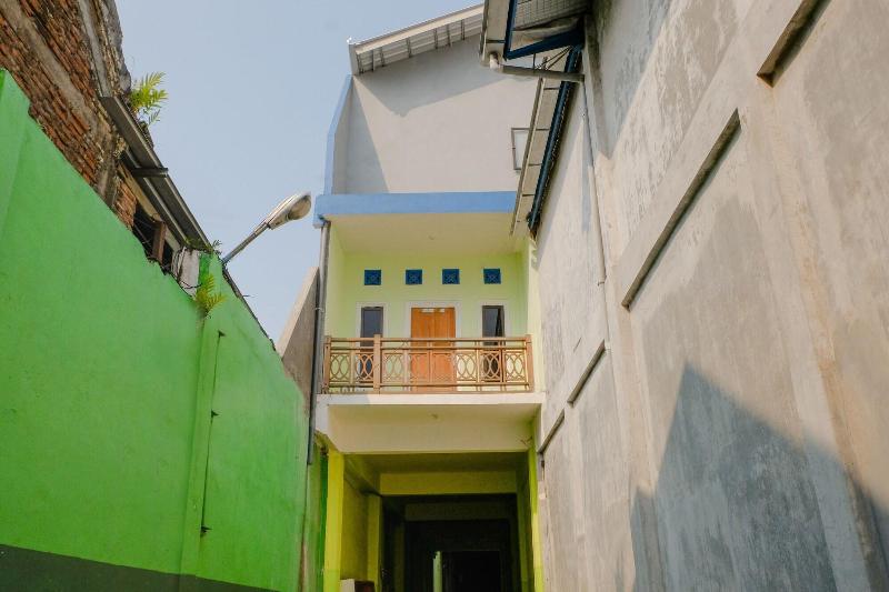 هتل Spot On 2081 Sriwijaya Family Residence